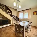 Apartament Relax Aпартаменти, смолянски езера, венера, к-с маунтин Smolyan